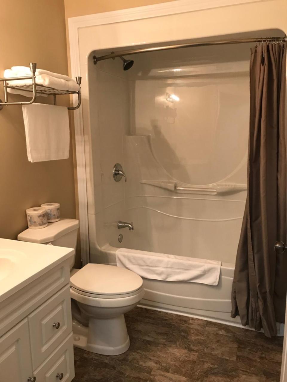 Riverview Suites 클레런빌 외부 사진